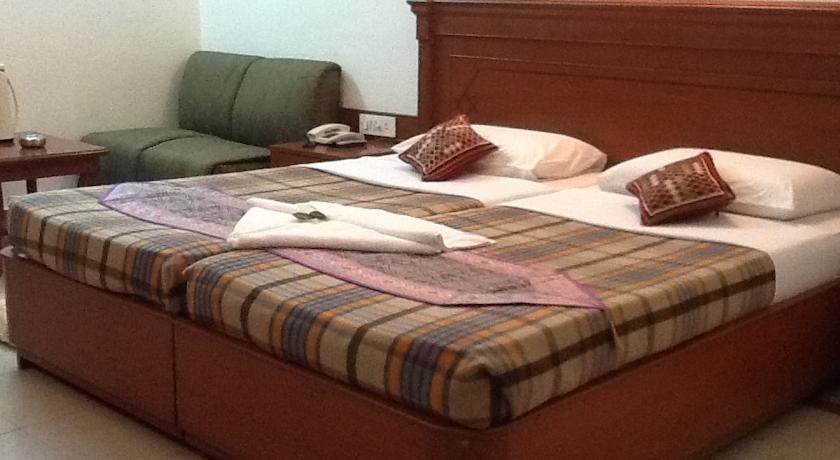 העיר בנגלור Hotel Kanishka Phg מראה חיצוני תמונה