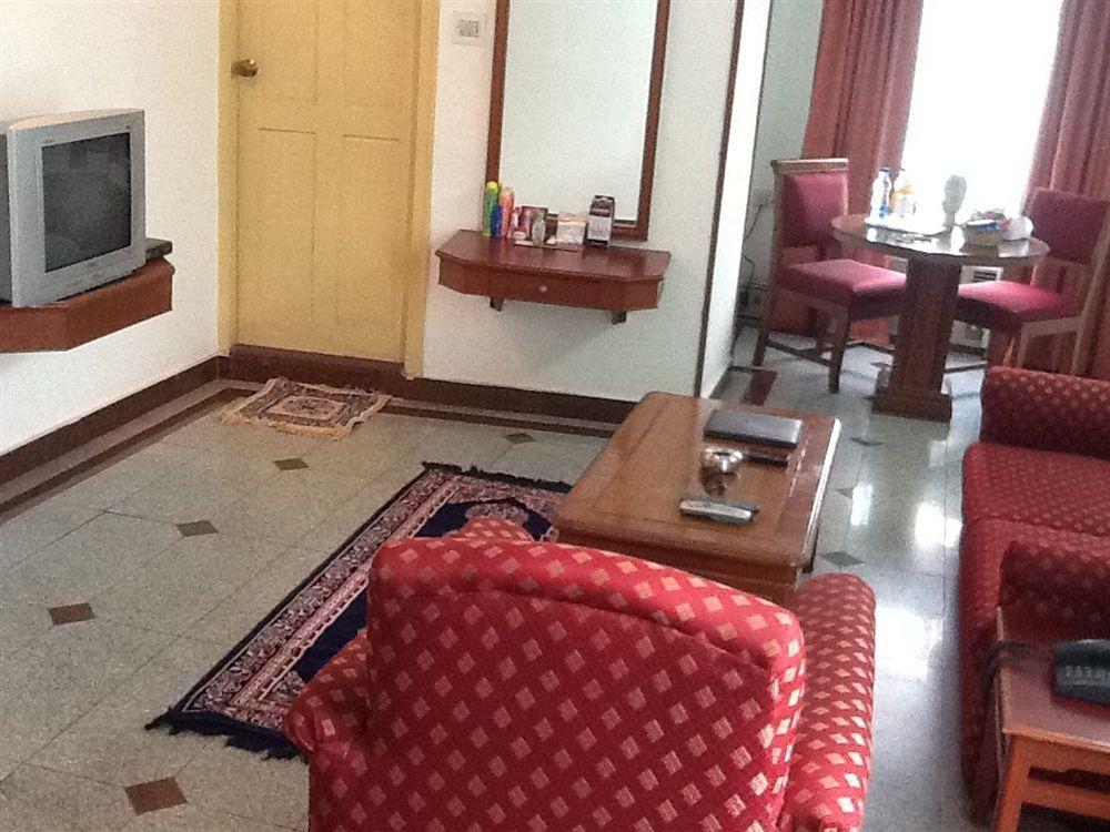 העיר בנגלור Hotel Kanishka Phg מראה חיצוני תמונה